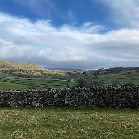 Charming Dog-friendly Yorkshire Dales Cottage, Holiday home