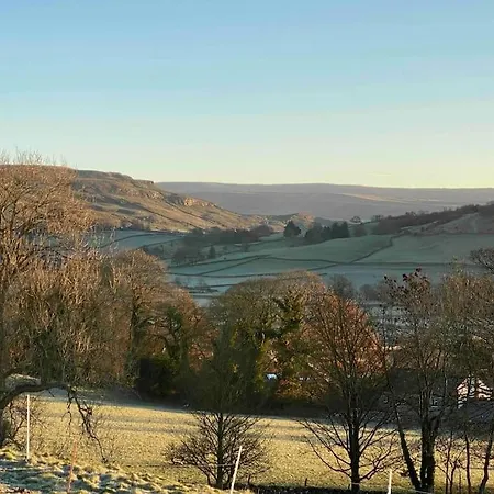 Charming Dog-friendly Yorkshire Dales Cottage, Holiday home