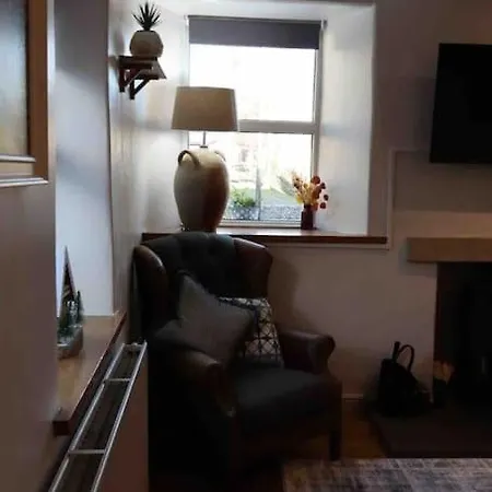 Charming Dog-friendly Yorkshire Dales Cottage, Austwick