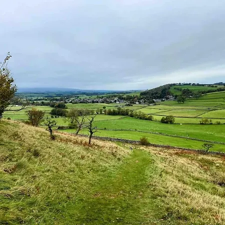 Charming Dog-friendly Yorkshire Dales Cottage,
