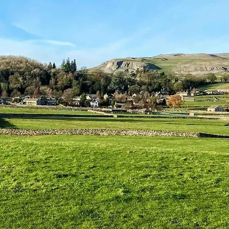 Charming Dog-friendly Yorkshire Dales Cottage, * Austwick
