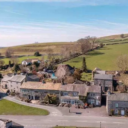 Charming Dog-friendly Yorkshire Dales Cottage, 오스트윅