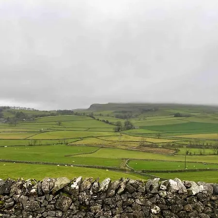 Charming Dog-friendly Yorkshire Dales Cottage, 펜션