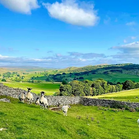 Charming Dog-friendly Yorkshire Dales Cottage, *