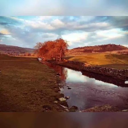 Charming Dog-friendly Yorkshire Dales Cottage, 오스트윅