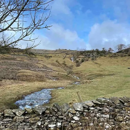 Charming Dog-friendly Yorkshire Dales Cottage, 펜션 오스트윅