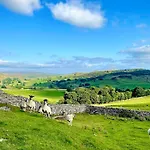 Charming Dog-friendly Yorkshire Dales Cottage, *